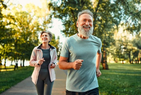 Jak uniknąć kontuzji stawów podczas treningu siłowego w starszym wieku