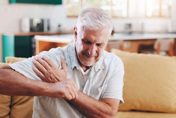 Jak wybrać produkt na stawy dla seniorów